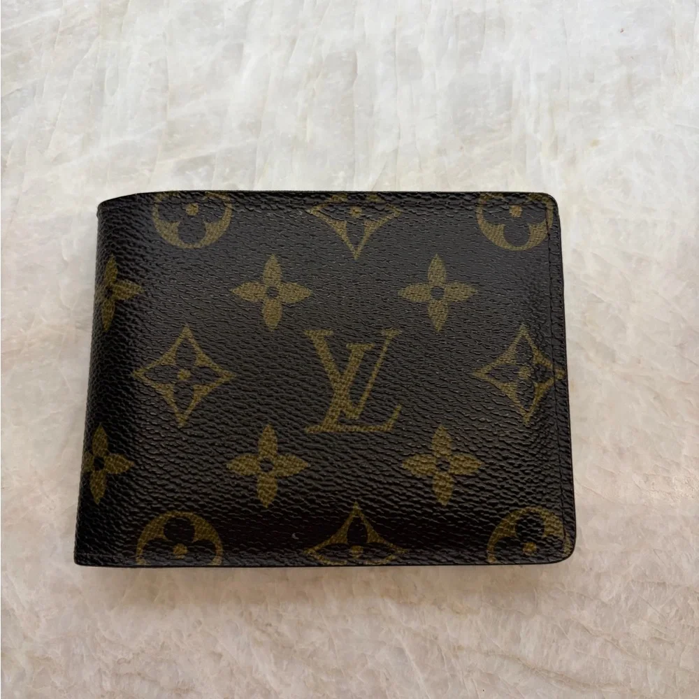 Louis Vuitton stamp says